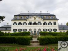 Zámek Náměšť na Hané, kde si můžete prohlédnout sbírku míšeňského porcelánu, anebo expozici dětských kočárků Zámek Náměšť na Hané, kde si můžete prohlédnout sbírku míšeňského porcelánu, anebo expozici dětských kočárků